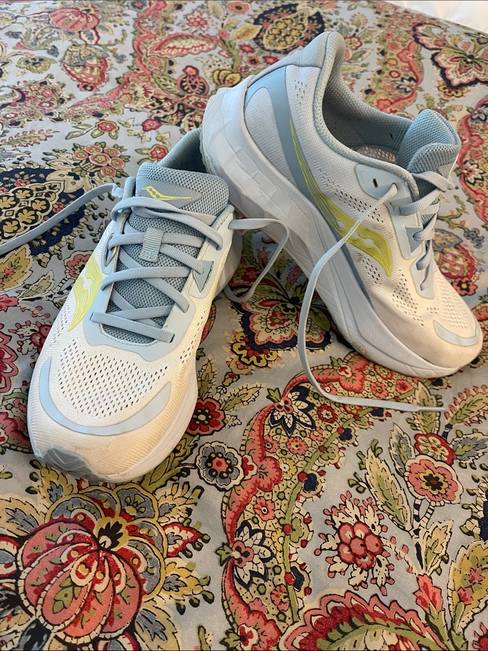 Saucony Form Fit Athletic Sneaker